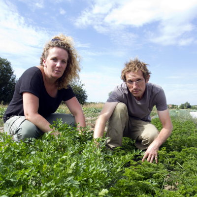 Stéphanie hue et Stéphane Picou producteurs de légumes de saison et de soupe à St-Genouph en Touraine